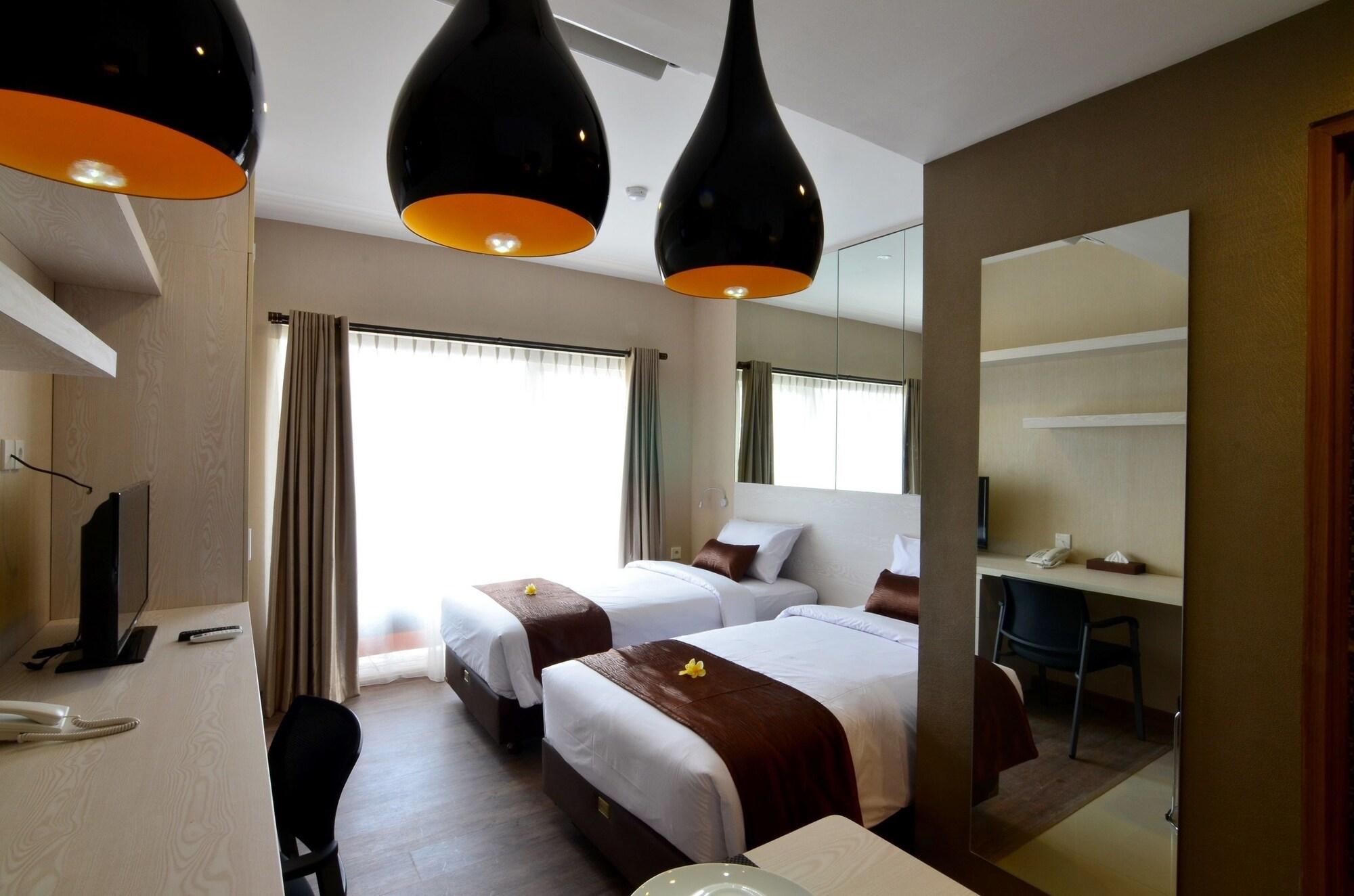 Student Park Hotel Yogyakarta Kültér fotó