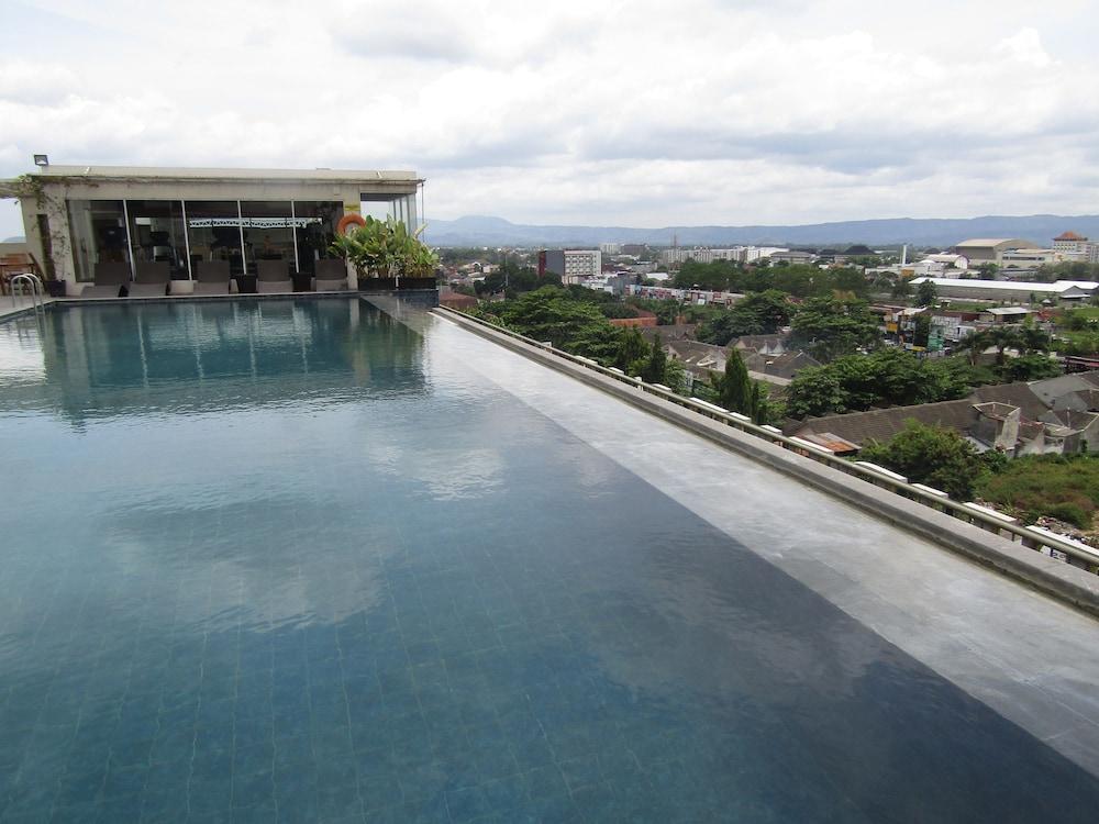 Student Park Hotel Yogyakarta Kültér fotó