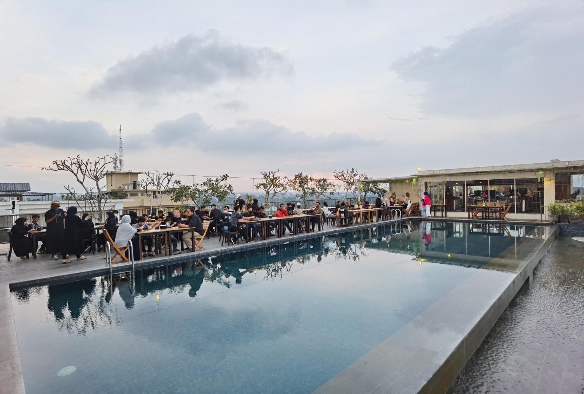 Student Park Hotel Yogyakarta Kültér fotó