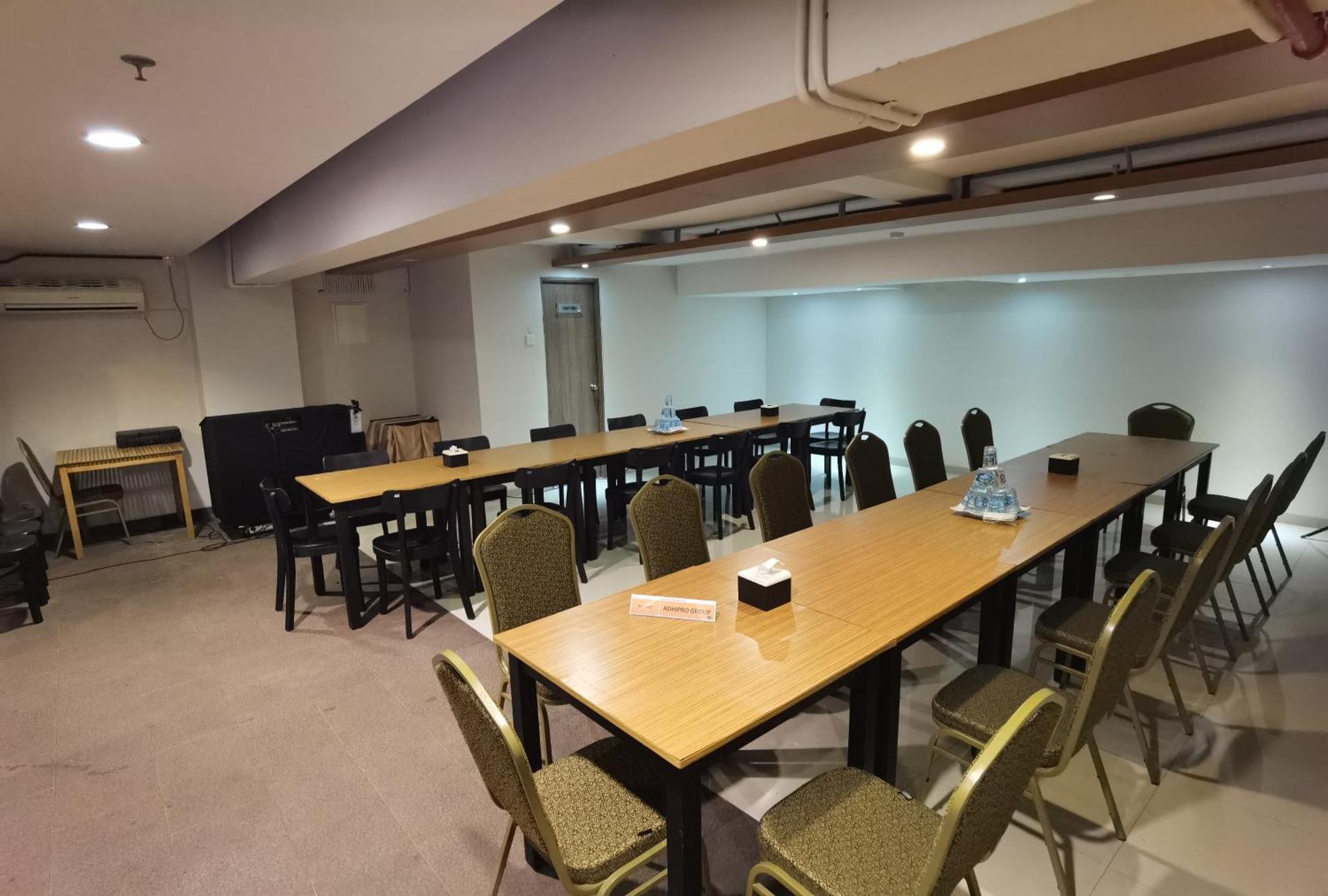 Student Park Hotel Yogyakarta Kültér fotó