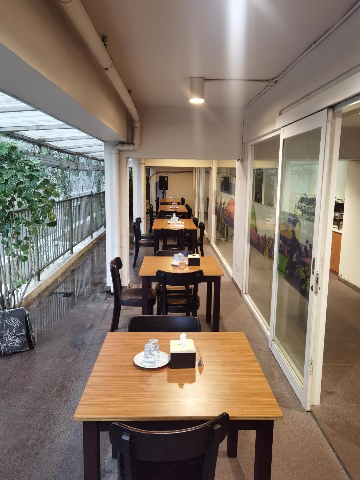 Student Park Hotel Yogyakarta Kültér fotó