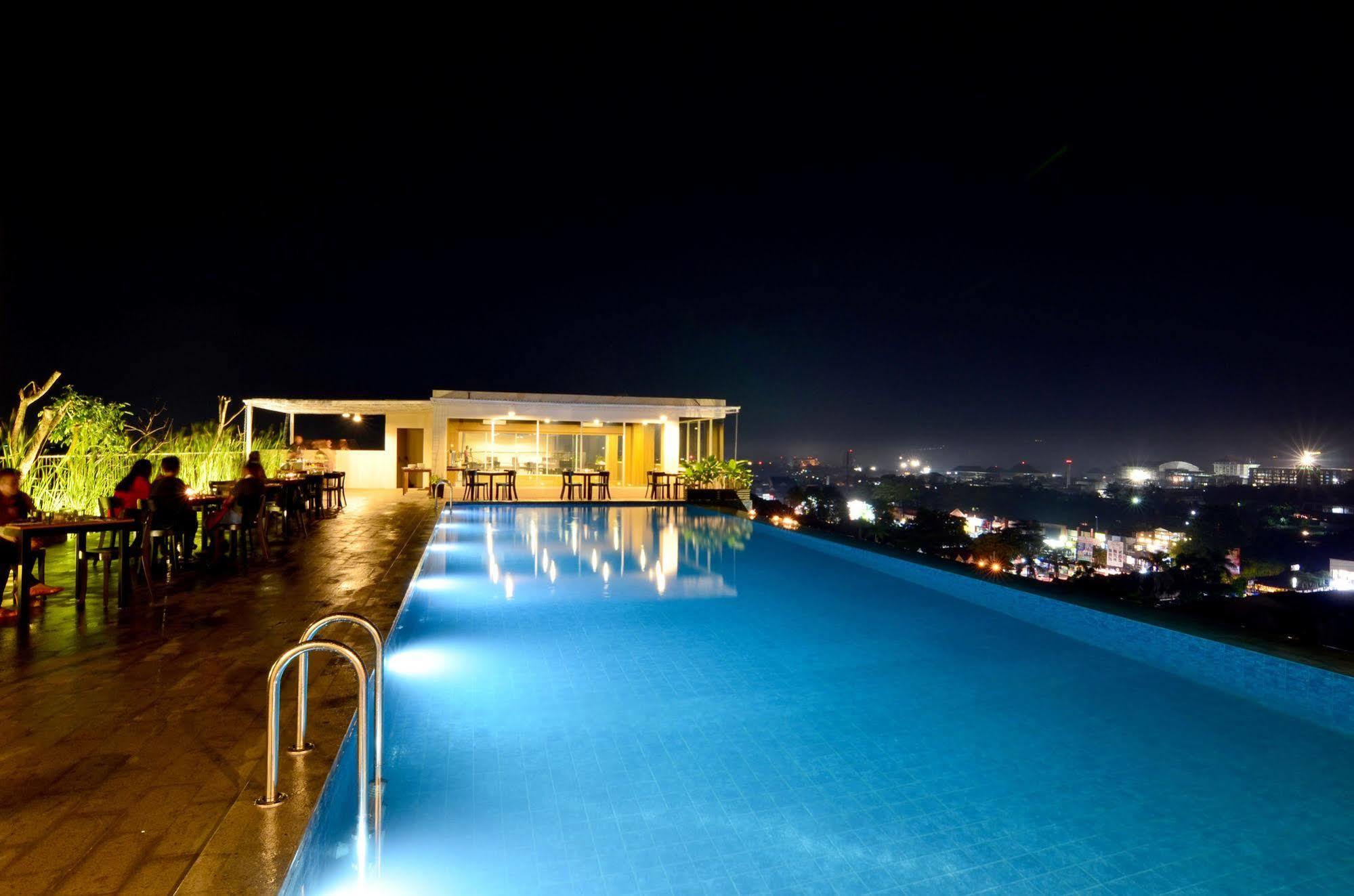 Student Park Hotel Yogyakarta Kültér fotó