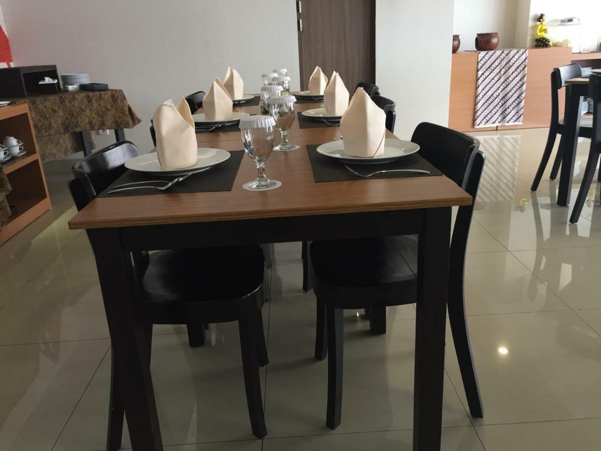 Student Park Hotel Yogyakarta Kültér fotó