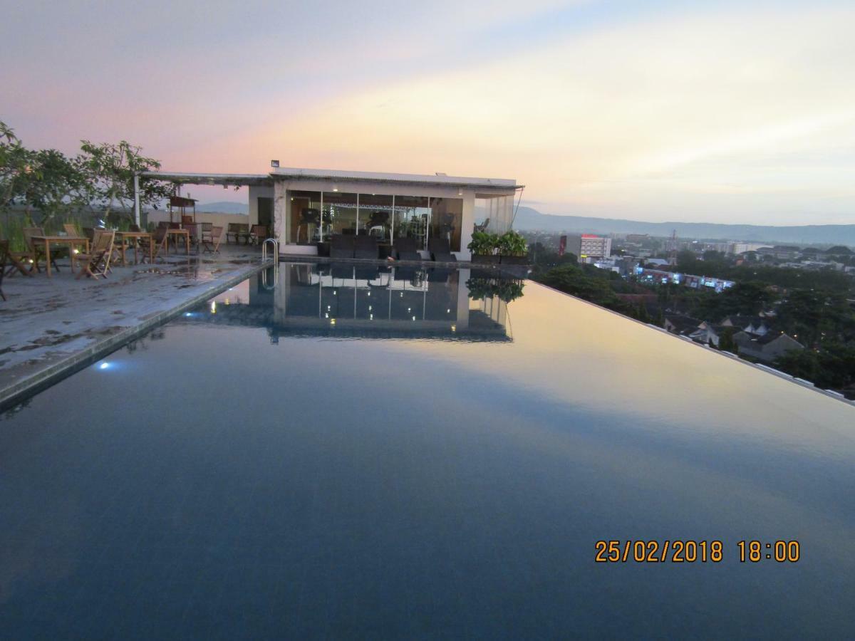 Student Park Hotel Yogyakarta Kültér fotó
