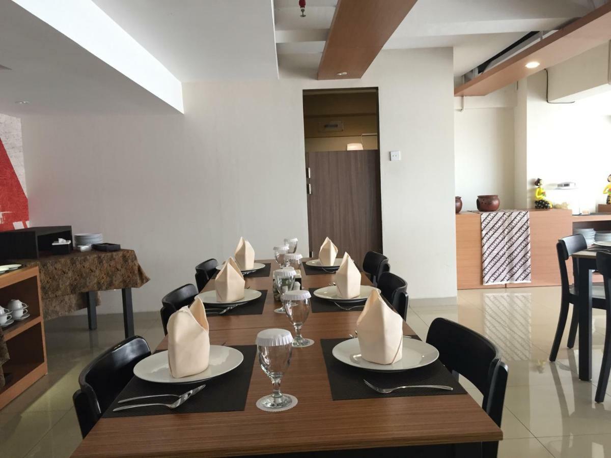 Student Park Hotel Yogyakarta Kültér fotó